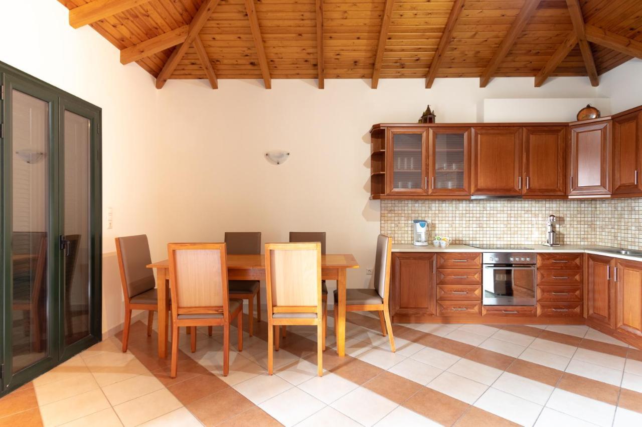 Papadeas Villas Megali Mantineia Exterior foto